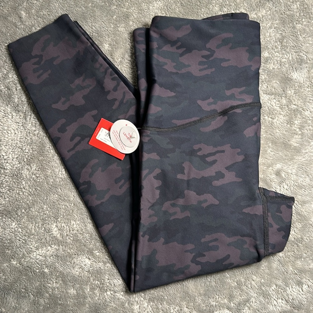 Spanx L 7/8 Leggings Booty Boost Collection